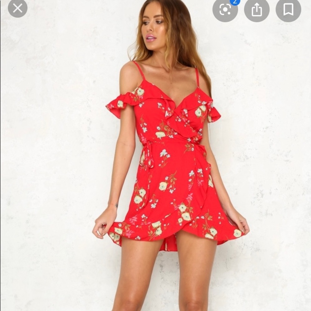 Sexy off the shoulder dress from Hello Molly